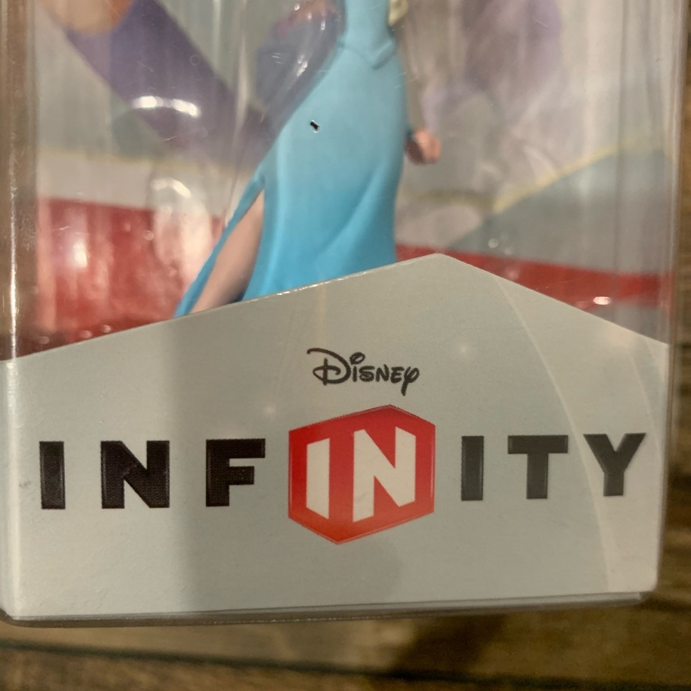 Disney Infinity- Elsa - Picture 2 of 6
